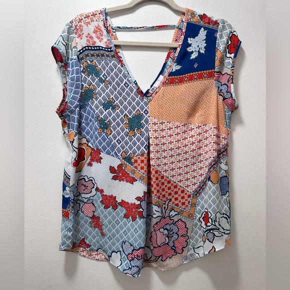 DR2 Patterned Blouse - Picture 2 of 7